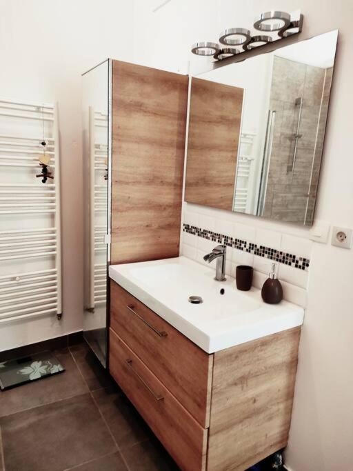 Superbe Maison Renovee Avec Agreable Jardin Sainte-Catherine  Εξωτερικό φωτογραφία